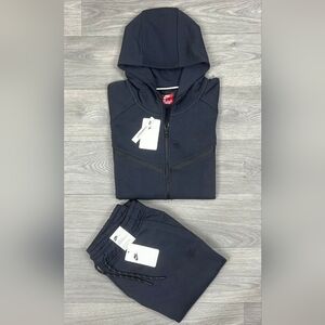 Brand New Nike Tech Windrunner Charcoal Jogger Suit Medium